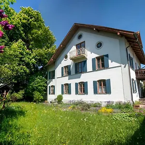 Apartment Landhauswohnung Mit Wildromantischem Garten, Füssen